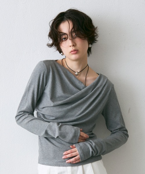 Trish(トリッシュ)の「テレコドレープロンT(Tシャツ/カットソー・レディース・ブラック/アイボリー/グレー・MEDIUM)」の3枚目の写真