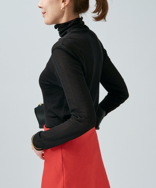 VERMEIL par iena(ヴェルメイユパーイエナ)の「シアーフライス タートルネックプルオーバー(Tシャツ/カットソー・レディース・ブラック/ピンク系その他/ホワイト・FREE)」の9枚目の写真