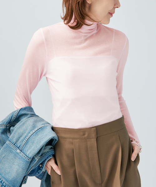 VERMEIL par iena(ヴェルメイユパーイエナ)の「シアーフライス タートルネックプルオーバー(Tシャツ/カットソー・レディース・ブラック/ピンク系その他/ホワイト・FREE)」の22枚目の写真