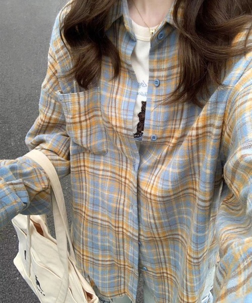 GLAMOROUS JANE(グラマラスジェーン)の「オーバーサイズシャツ(シャツ/ブラウス・レディース・ブルー/サックスブルー/ホワイト/イエロー/ネイビー・FREE)」の5枚目の写真