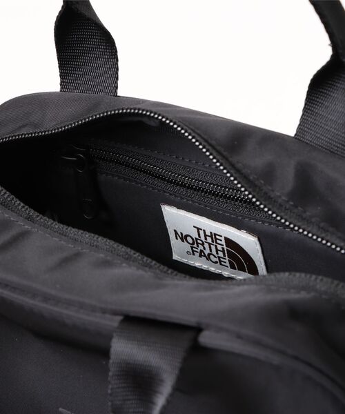 THE NORTH FACE(ザノースフェイス)の「【韓国限定・日本未入荷】THE NORTH FACE BONNEY BOWLING BAG S / ノースフェイス ボニーボーリングバッグS 2WAY(ショルダーバッグ・メンズ・クリーム/ブラック・FREE)」の7枚目の写真