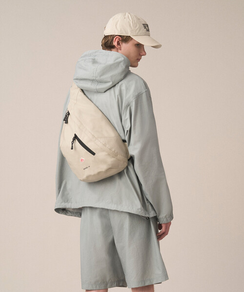 DANTON(ダントン)の「Cordura Canvas One Shoulder Bag〈RHONE 14〉(ショルダーバッグ・レディース・オレンジ/ダークグレー/オフホワイト/グレイッシュベージュ/ブルー系その他5/ブラック・-)」の8枚目の写真