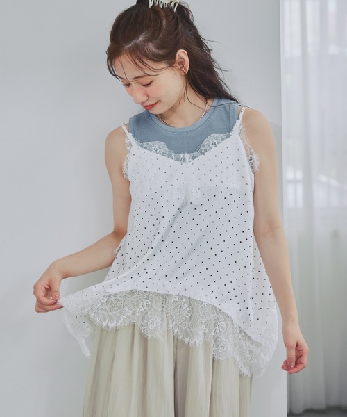 mysty woman(ミスティウーマン)の「【無地・ドット柄】サテン×レース イレヘムキャミチュニック 656817(キャミソール・レディース・ブラウン/ブラック/オフホワイト/ホワイト系その他/ベージュ系その他・FREE)」の2枚目の写真