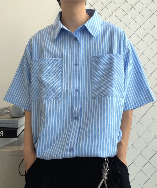 UNDERSTATEMENTs(アンダーステイトメント)の「【ユニセックス】チェック&ストライプシアサッカーシャツ/ドローコード付き(シャツ/ブラウス・メンズ・ピンク/ブラック/ホワイト系その他/ホワイト/ブルー/ネイビー・LARGE/MEDIUM)」の6枚目の写真