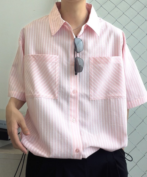 UNDERSTATEMENTs(アンダーステイトメント)の「【ユニセックス】チェック&ストライプシアサッカーシャツ/ドローコード付き(シャツ/ブラウス・メンズ・ピンク/ブラック/ホワイト系その他/ホワイト/ブルー/ネイビー・LARGE/MEDIUM)」の10枚目の写真