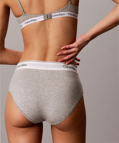 Calvin Klein(カルバン・クライン)の「Icon Cotton Modal ロゴ コットン ハイウェスト ビキニ ショーツ(ショーツ・レディース・ライトグレー/ブラック・XS/L/M/S)」の17枚目の写真