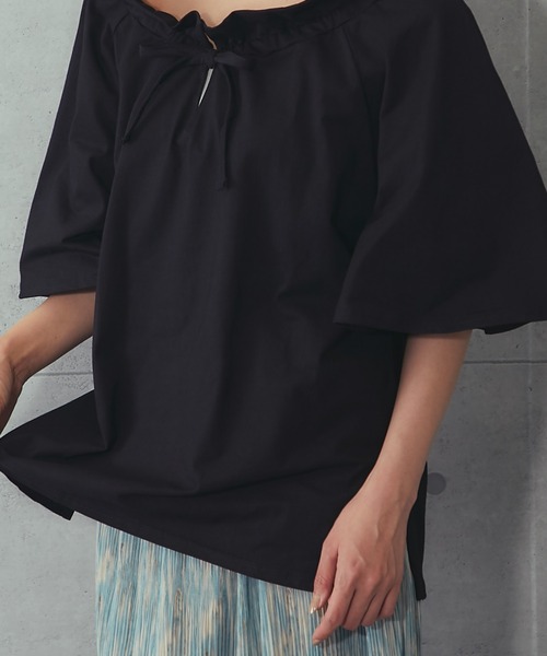 SMILE ORCHID(スマイルオーキッド)の「綿100%2WAYフリルネックtシャツ(Tシャツ/カットソー・レディース・ブラック/ホワイト・FREE)」の21枚目の写真