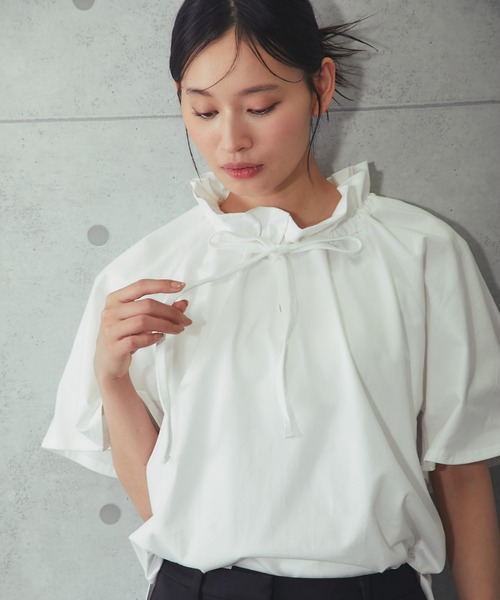 SMILE ORCHID(スマイルオーキッド)の「綿100%2WAYフリルネックtシャツ(Tシャツ/カットソー・レディース・ブラック/ホワイト・FREE)」の7枚目の写真