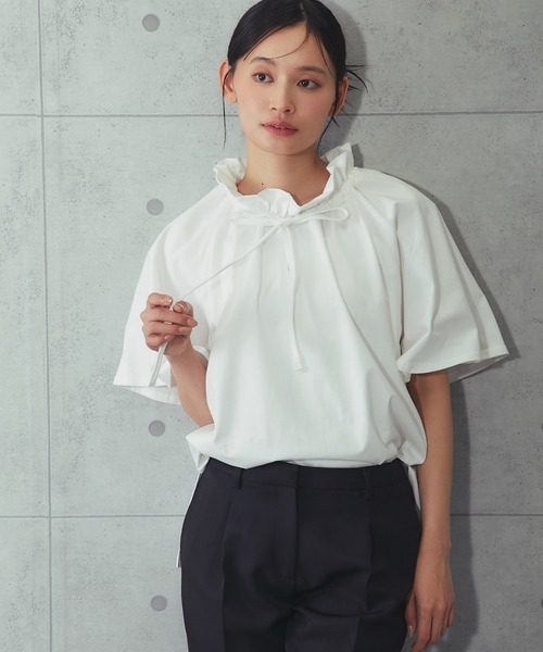 SMILE ORCHID(スマイルオーキッド)の「綿100%2WAYフリルネックtシャツ(Tシャツ/カットソー・レディース・ブラック/ホワイト・FREE)」の13枚目の写真