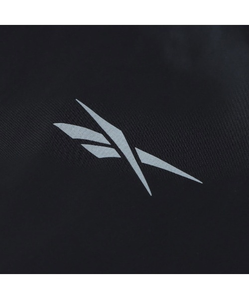 Reebok(リーボック)の「ラックス スピード フルジップジャケット / LUX SPEED FULL ZIP JACKET(マウンテンパーカー・レディース・パープル/ブラック・X-SMALL/SMALL/MEDIUM/LARGE)」の8枚目の写真