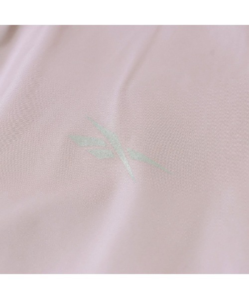 Reebok(リーボック)の「ラックス スピード フルジップジャケット / LUX SPEED FULL ZIP JACKET(マウンテンパーカー・レディース・パープル/ブラック・X-SMALL/SMALL/MEDIUM/LARGE)」の18枚目の写真