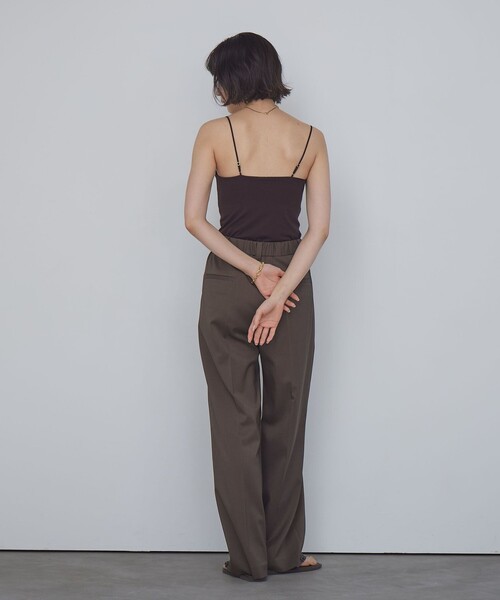 green label relaxing(グリーンレーベルリラクシング)の「Vネックキャミソール / カップインナー(キャミソール・レディース・ダークブラウン/オフホワイト/ブラック・S/M)」の11枚目の写真