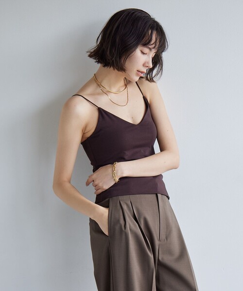 green label relaxing(グリーンレーベルリラクシング)の「Vネックキャミソール / カップインナー(キャミソール・レディース・ダークブラウン/オフホワイト/ブラック・S/M)」の12枚目の写真
