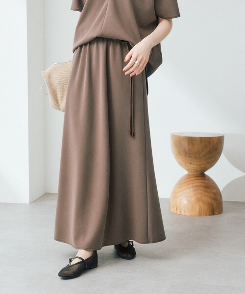 RIVE DROITE(リヴドロワ)の「【セットアップ着用可能/接触冷感】ドレーピーカットバイヤススカート(スカート・レディース・チャコールグレー/オフホワイト/ブラウン・38/36)」の22枚目の写真