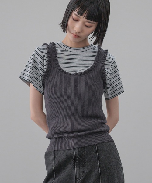 LOWRYS FARM（ローリーズファーム）の「フリルニットタンク 638448（タンクトップ・レディース・アイボリー/ブラック/チャコールグレー・FREE）」の6枚目の写真