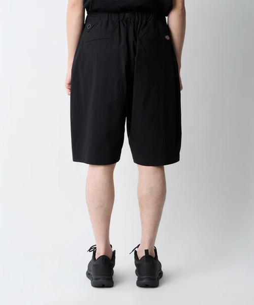 WHITE MOUNTAINEERING(ホワイトマウンテニアリング)の「【White Mountaineering / ホワイトマウンテニアリング】×Dickies WIDE SHORT PANTS(その他パンツ・メンズ・ブラック/ネイビー・1)」の5枚目の写真
