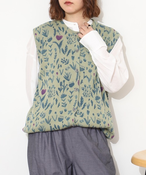 Emago(イマゴ)の「EMAGO 花水彩プリントベスト(ベスト・レディース・杢グレー/アイボリー/オリーブ・FREE)」の21枚目の写真