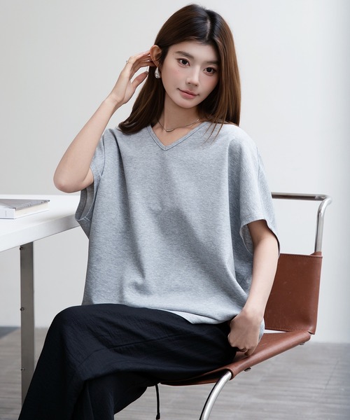 by LEGNA(バイレグナ)の「コクーン半袖トップス前後Vネック(Tシャツ/カットソー・レディース・グレイッシュベージュ/ブラック/アイボリー/杢グレー/ダークグレー/ベージュ・FREE)」の21枚目の写真