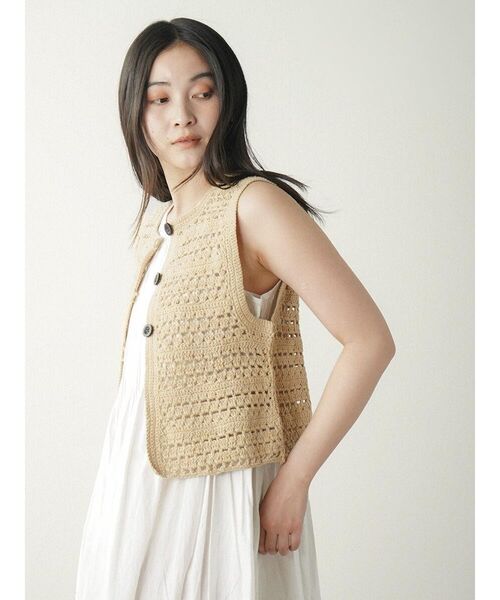 FIKA.（フィーカ）の「Craft knit gilet（ベスト・レディース・ベージュ/チャコール・MEDIUM）」の4枚目の写真