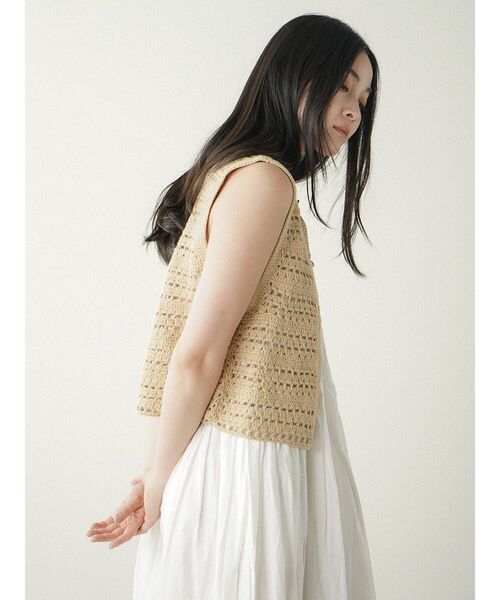 FIKA.（フィーカ）の「Craft knit gilet（ベスト・レディース・ベージュ/チャコール・MEDIUM）」の5枚目の写真