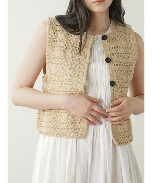 FIKA.（フィーカ）の「Craft knit gilet（ベスト・レディース・ベージュ/チャコール・MEDIUM）」の6枚目の写真