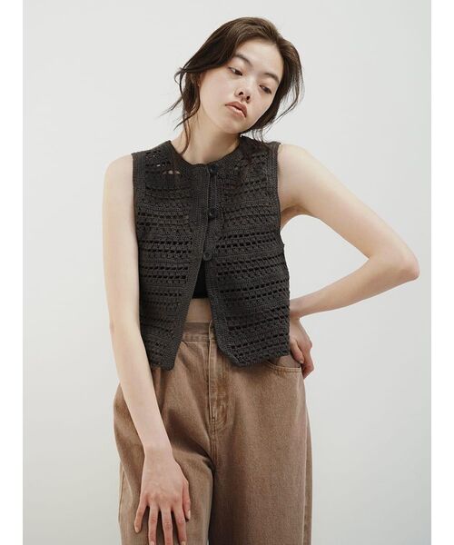 FIKA.（フィーカ）の「Craft knit gilet（ベスト・レディース・ベージュ/チャコール・MEDIUM）」の15枚目の写真