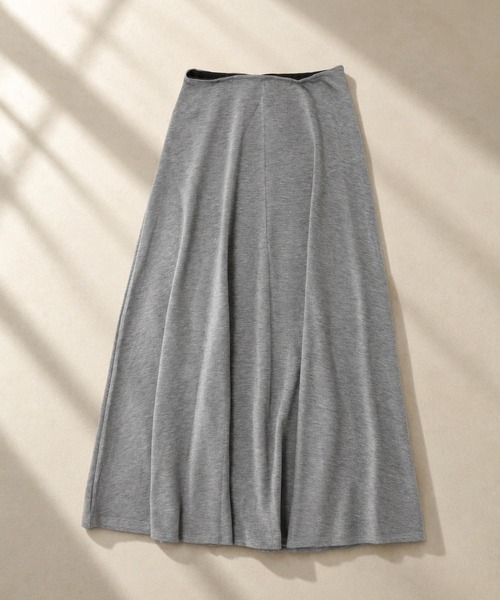 LAULEN(ローレン)の「smooth flare minimal long skirt /スムースフレアミニマルロングスカート(スカート・レディース・ブラック/グレー・S/M)」の2枚目の写真
