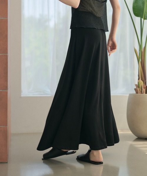 LAULEN(ローレン)の「smooth flare minimal long skirt /スムースフレアミニマルロングスカート(スカート・レディース・ブラック/グレー・S/M)」の5枚目の写真