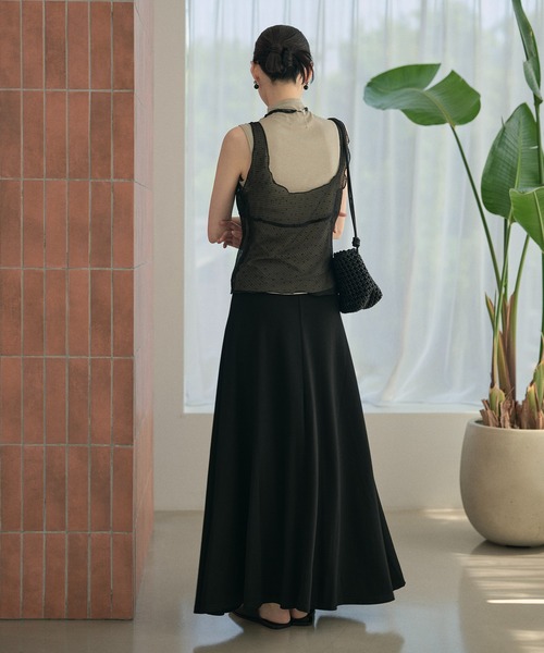LAULEN(ローレン)の「smooth flare minimal long skirt /スムースフレアミニマルロングスカート(スカート・レディース・ブラック/グレー・S/M)」の10枚目の写真