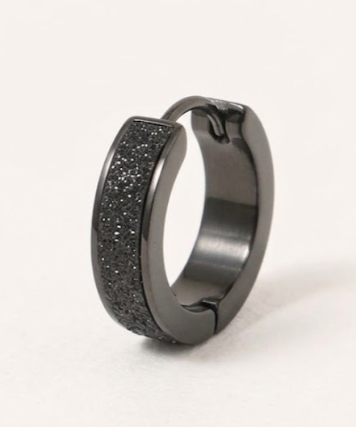 MONOCHROME(モノクローム)の「グリッターテクスチャーミニマルフープピアス(ピアス(両耳用)・メンズ・ブラック/シルバー/ゴールド/シルバー×ゴールド・FREE)」の6枚目の写真