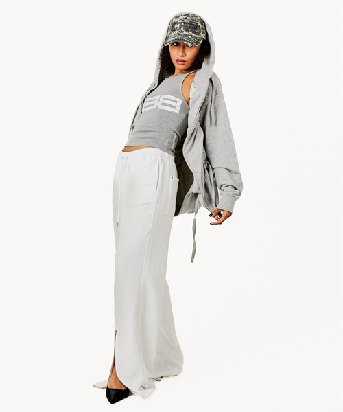 BEEDEN（ビーデン）の「SCULPTED SHIRRING HOODIE（パーカー・レディース・ホワイト/ブラック/グレー/レッド・FREE）」の14枚目の写真