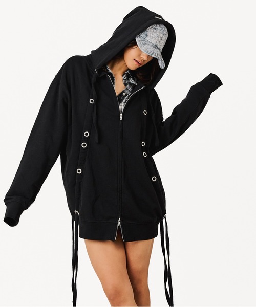 BEEDEN（ビーデン）の「SCULPTED SHIRRING HOODIE（パーカー・レディース・ホワイト/ブラック/グレー/レッド・FREE）」の13枚目の写真