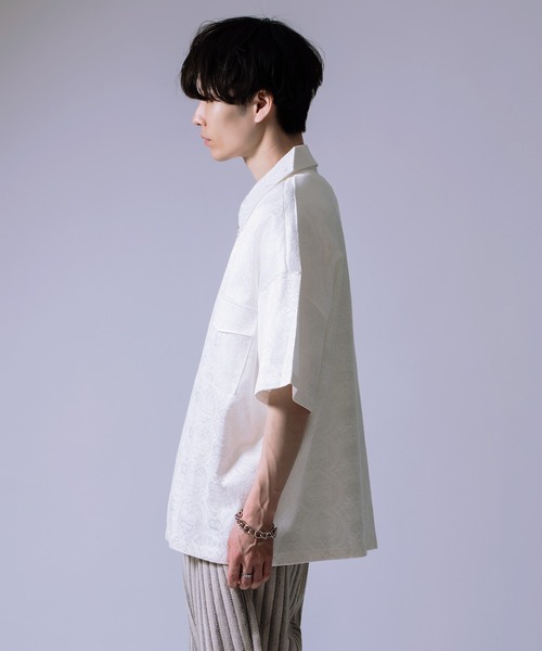 Crownor（クラウノアー）の「ペイズリー柄 半袖ジップシャツ（シャツ/ブラウス・メンズ・ブラック/ホワイト・LARGE/MEDIUM）」の4枚目の写真
