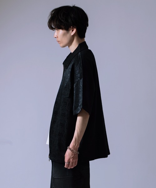Crownor（クラウノアー）の「ペイズリー柄 半袖ジップシャツ（シャツ/ブラウス・メンズ・ブラック/ホワイト・LARGE/MEDIUM）」の9枚目の写真
