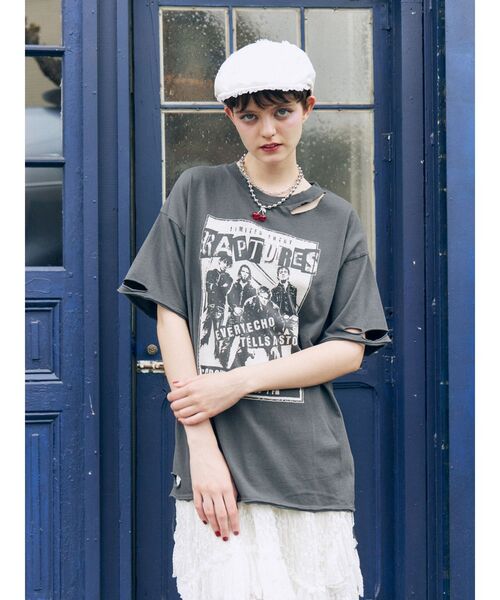 jouetie（ジュエティ）の「グランジダメージTシャツ（Tシャツ/カットソー・レディース・レッド/ブラック/オフホワイト・FREE）」の2枚目の写真