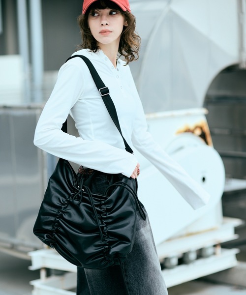cii（シー）の「【UNISEX】 Smooth PU Gathered Bag / スムースPUギャザーバッグ（ショルダーバッグ・メンズ・ダークブラウン/ブラック/ブルー・FREE）」の9枚目の写真