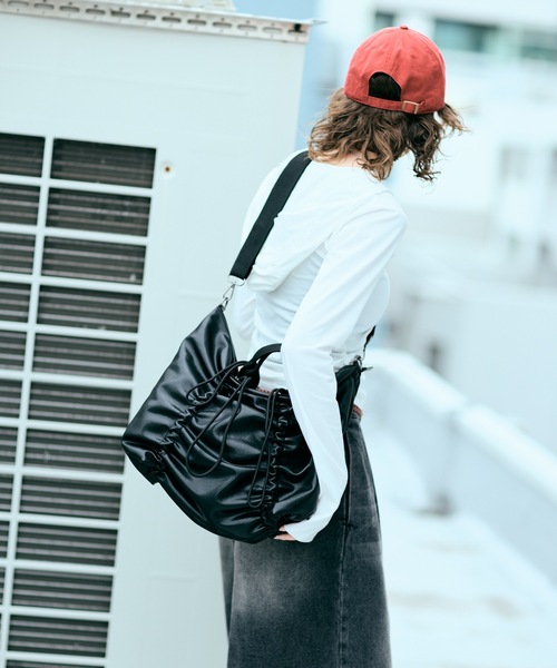 cii（シー）の「【UNISEX】 Smooth PU Gathered Bag / スムースPUギャザーバッグ（ショルダーバッグ・メンズ・ダークブラウン/ブラック/ブルー・FREE）」の8枚目の写真