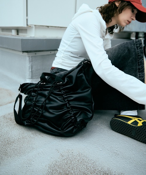 cii（シー）の「【UNISEX】 Smooth PU Gathered Bag / スムースPUギャザーバッグ（ショルダーバッグ・メンズ・ダークブラウン/ブラック/ブルー・FREE）」の13枚目の写真