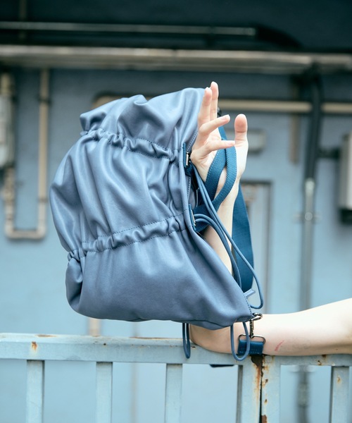cii（シー）の「【UNISEX】 Smooth PU Gathered Bag / スムースPUギャザーバッグ（ショルダーバッグ・メンズ・ダークブラウン/ブラック/ブルー・FREE）」の20枚目の写真
