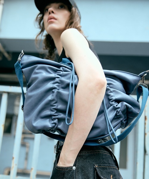 cii（シー）の「【UNISEX】 Smooth PU Gathered Bag / スムースPUギャザーバッグ（ショルダーバッグ・メンズ・ダークブラウン/ブラック/ブルー・FREE）」の16枚目の写真