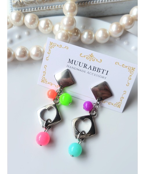 VIBGYOR(ヴィブジョー)の「【MUURABBTI】ハートのカラフルポップピアス(MA)(ピアス(両耳用)・レディース・ピンク系その他/オレンジ系その他・FREE)」の1枚目の写真