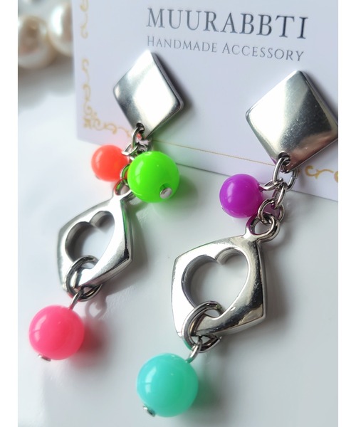 VIBGYOR(ヴィブジョー)の「【MUURABBTI】ハートのカラフルポップピアス(MA)(ピアス(両耳用)・レディース・ピンク系その他/オレンジ系その他・FREE)」の5枚目の写真