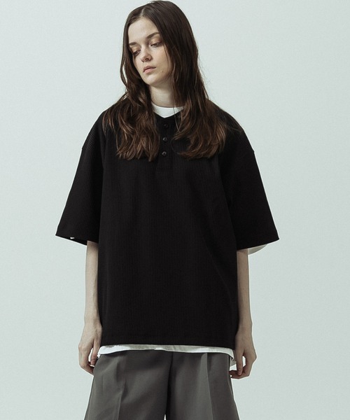 SLICK(スリック)の「【SLICK/スリック】Tech Thermal Drawstring Henley Neck/テックサーマルドローストリングヘンリーネックTシャツ(Tシャツ/カットソー・メンズ・サックスブルー/ブラック/スミクロ/グレイッシュベージュ・3/2/1)」の6枚目の写真
