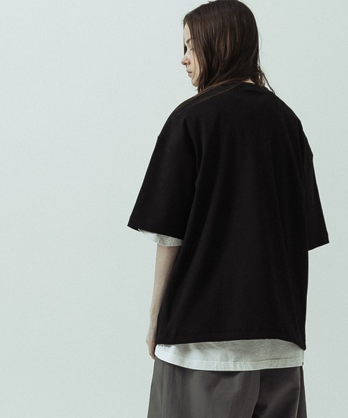SLICK(スリック)の「【SLICK/スリック】Tech Thermal Drawstring Henley Neck/テックサーマルドローストリングヘンリーネックTシャツ(Tシャツ/カットソー・メンズ・サックスブルー/ブラック/スミクロ/グレイッシュベージュ・3/2/1)」の9枚目の写真