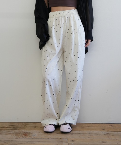Kotoe(コトエ)の「ドット柄 タックワイドパンツ(その他パンツ・レディース・ホワイト/ブラック・FREE)」の1枚目の写真