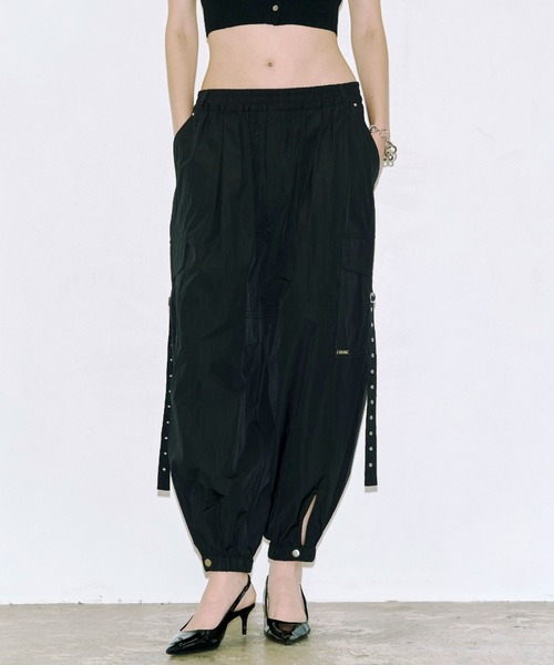 JOSE MOON（ジョゼムーン）の「VOLUME CARGO PANTS/ボリュームカーゴパンツ（カーゴパンツ・レディース・ブラック・38/36）」の3枚目の写真