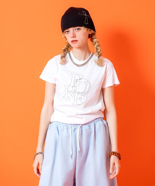 a.p.o.v.(エーピーオービー)の「a.p.o.v. クロップド丈ダメージワッペンY2KプリントTシャツ(レディース)(Tシャツ/カットソー・レディース・ホワイト/ブラック・ONESIZE)」の1枚目の写真