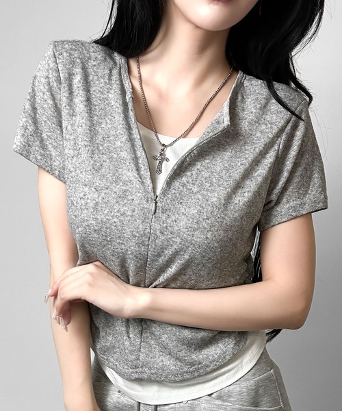 FOLLOWIN（フォロウィン）の「フロントジップレイヤード サイドギャザートップス（Tシャツ/カットソー・レディース・ブラック/グレー・FREE）」の14枚目の写真