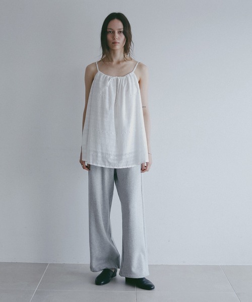 MANOF(マノフ)の「EMBROIDERY LACE CAMI TOPS(キャミソール・レディース・ブラック/ホワイト・F)」の7枚目の写真