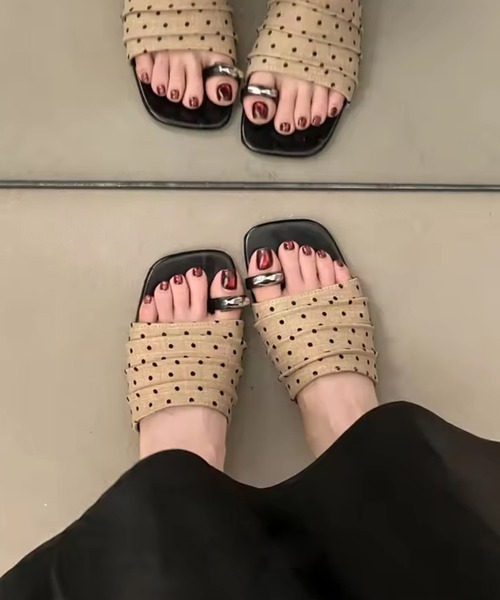 ammy.（エイミードット）の「【 ammy. / エイミードット 】 ドット ワイド ベルト フラット サンダル（サンダル・レディース・ホワイト/ベージュ・M/L）」の2枚目の写真